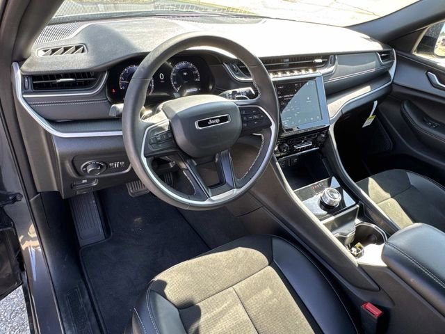 Used 2025 Jeep Grand Cherokee L Altitude image 25