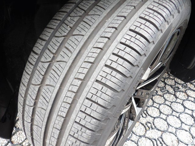 Certified 2025 Volvo XC90 B6 Plus image 28