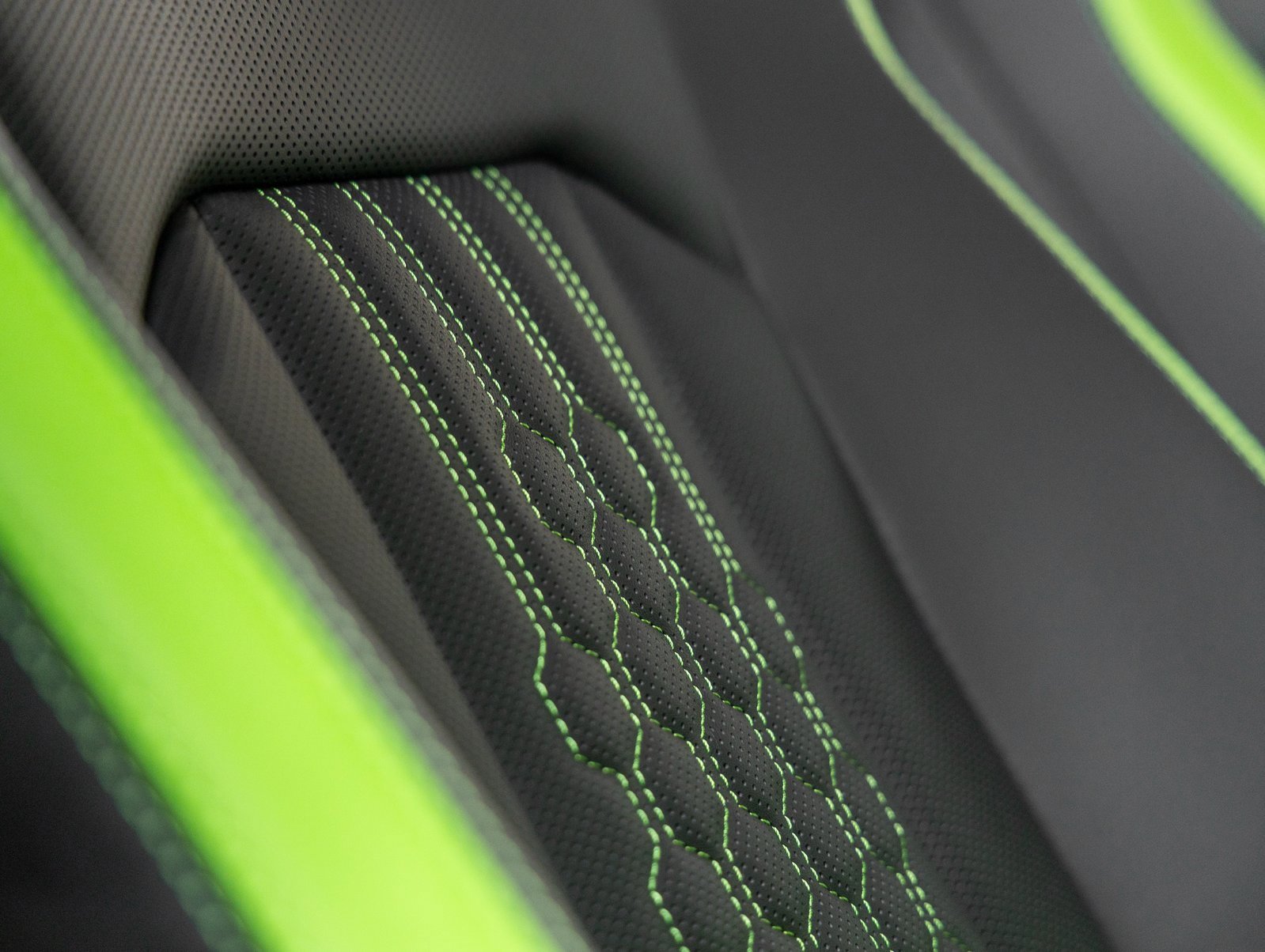 Used 2025 Lamborghini Urus SE image 28