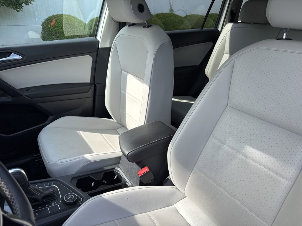Used 2021 Volkswagen Tiguan SEL AWD/4WD image 23