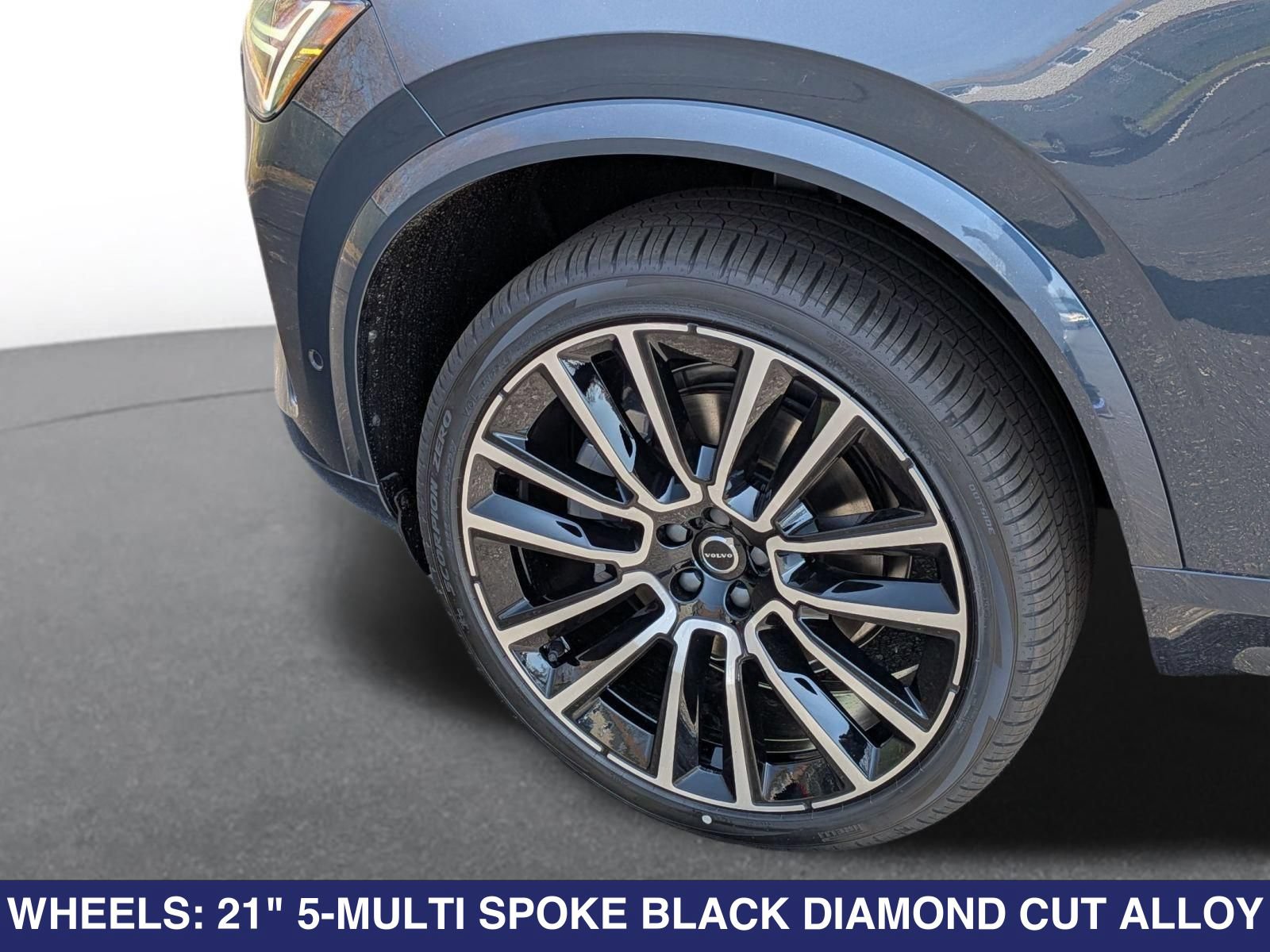 New 2026 Volvo XC90 B6 Plus w/ Protection Package Premier AWD/4WD image 30