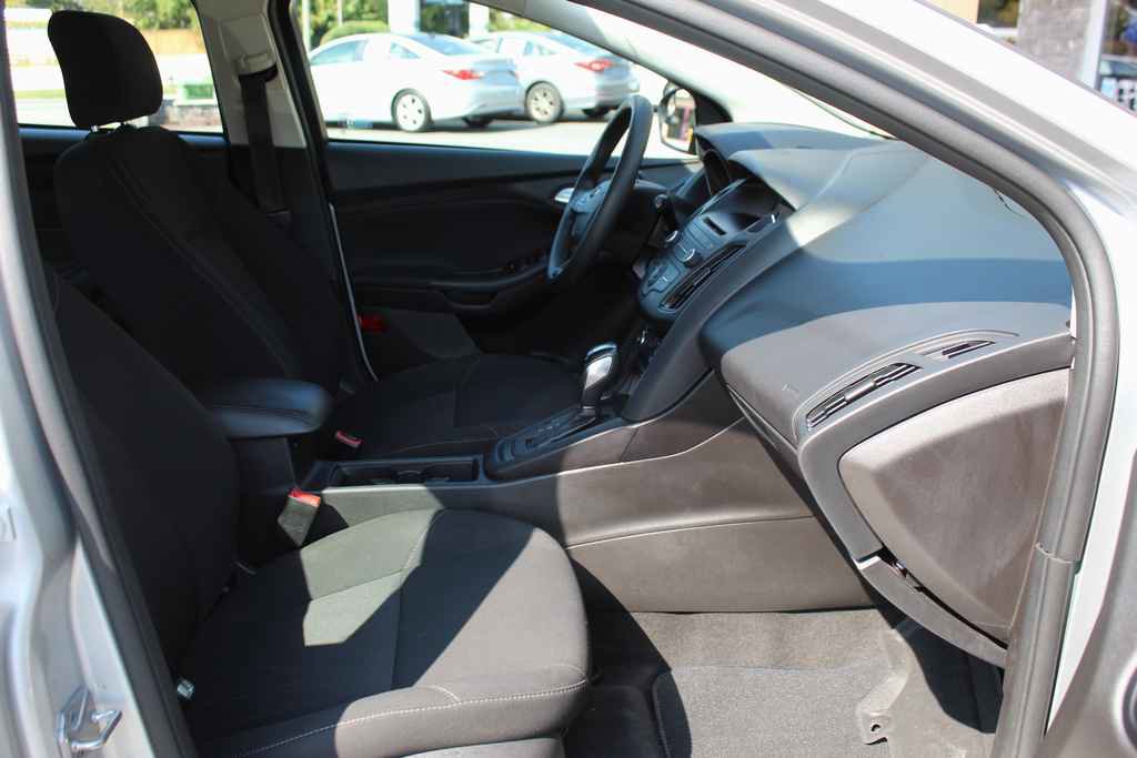 Used 2016 Ford Focus SE image 27