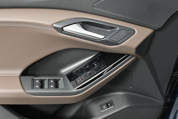 New 2025 Audi Q6 e-tron Premium image 4