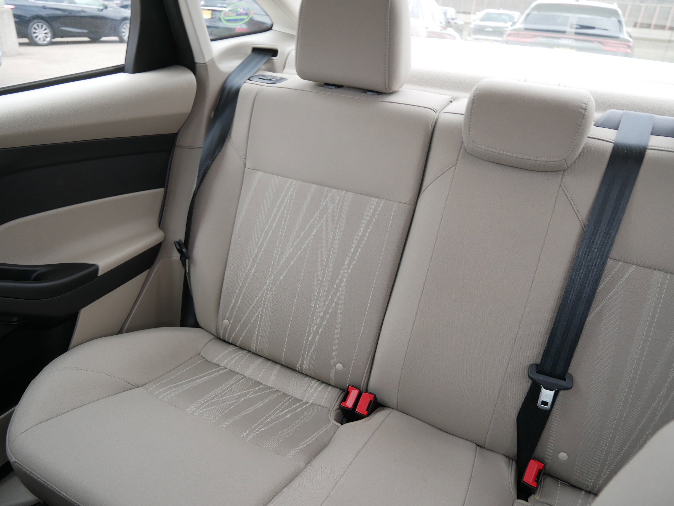 Used 2018 Ford Focus SE w/ Cold Weather Package image 12