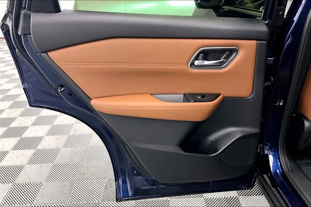 New 2025 Nissan Rogue Platinum image 32