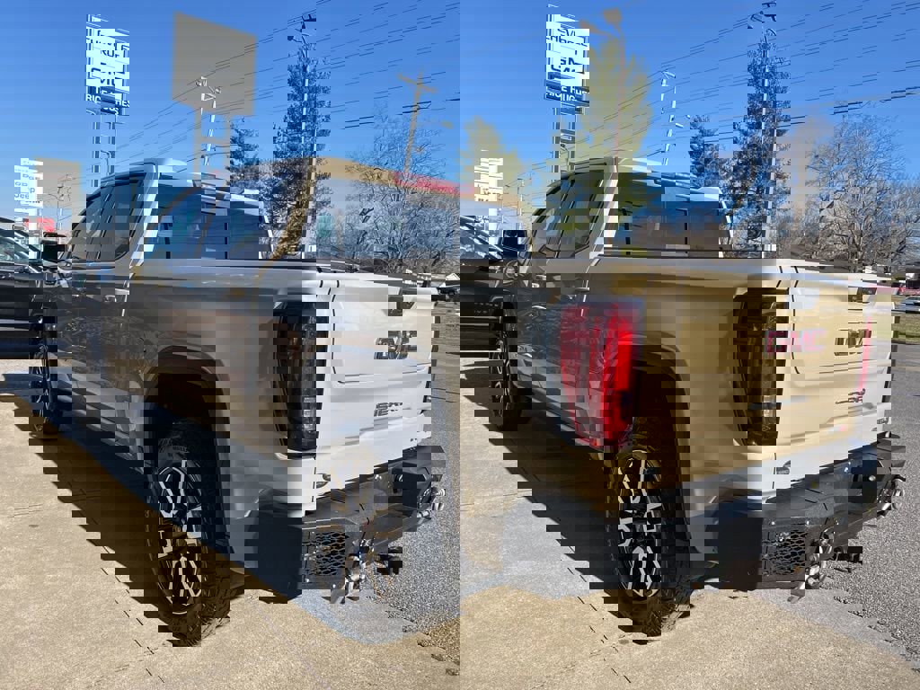 Used 2022 GMC Sierra 1500 AT4 w/ AT4 Preferred Package image 6