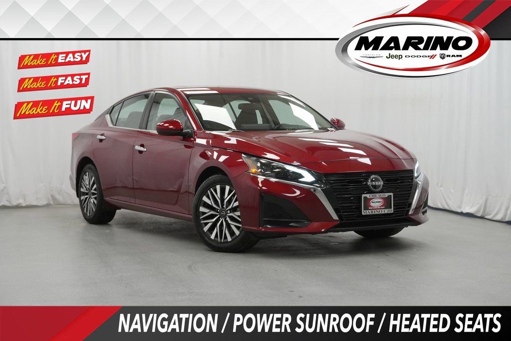 Used 2023 Nissan Altima 2.5 SV w/ SV Premium Package image 1