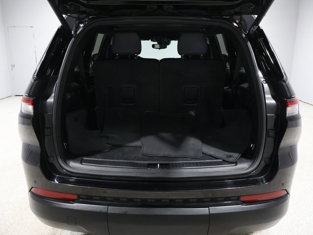 Used 2021 Jeep Grand Cherokee L Laredo image 20