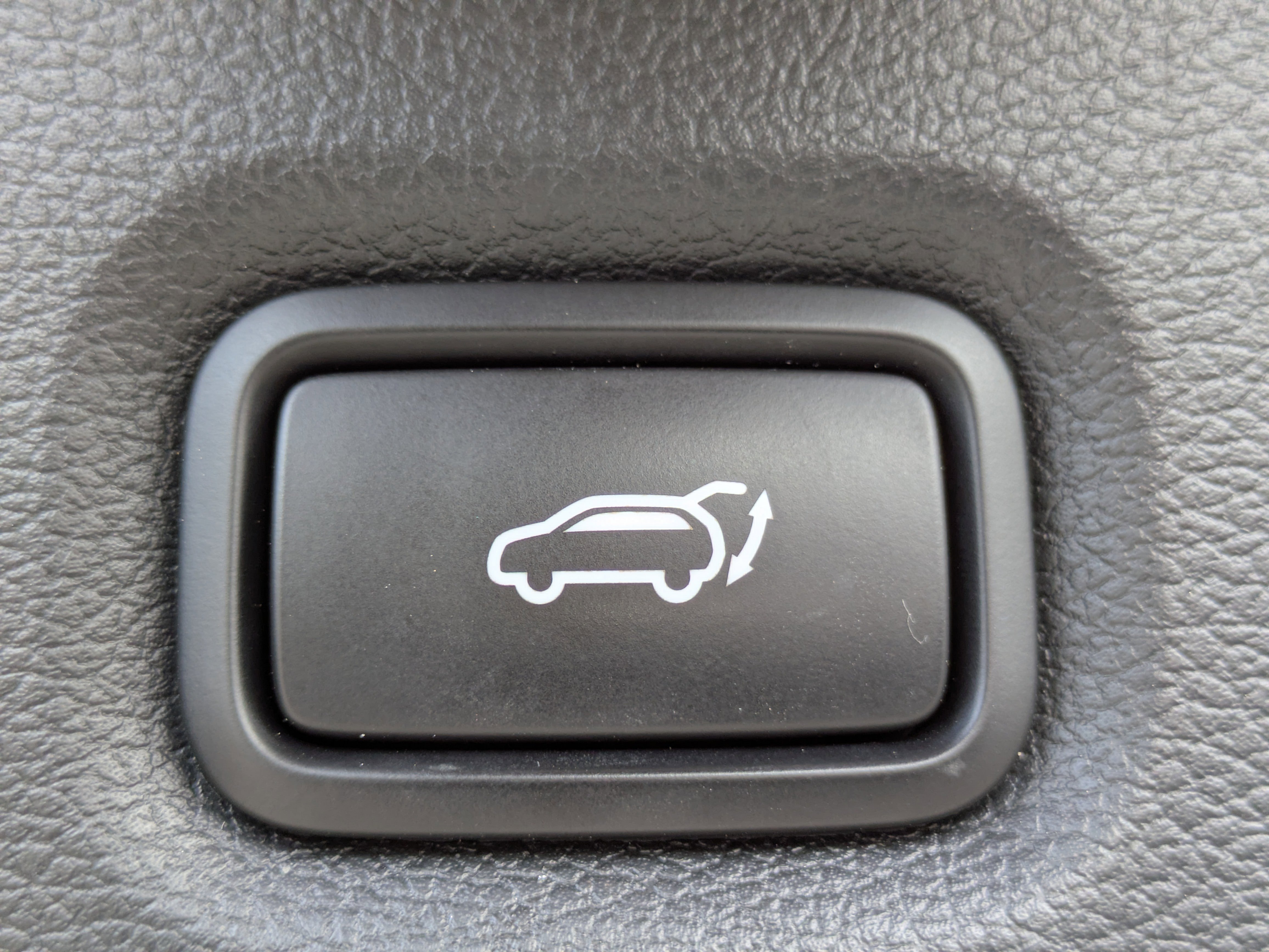 Used 2019 Hyundai Santa Fe Limited image 8