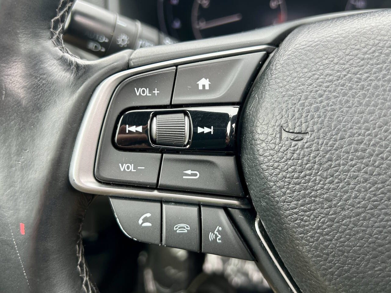 Used 2018 Honda Accord EX-L image 18