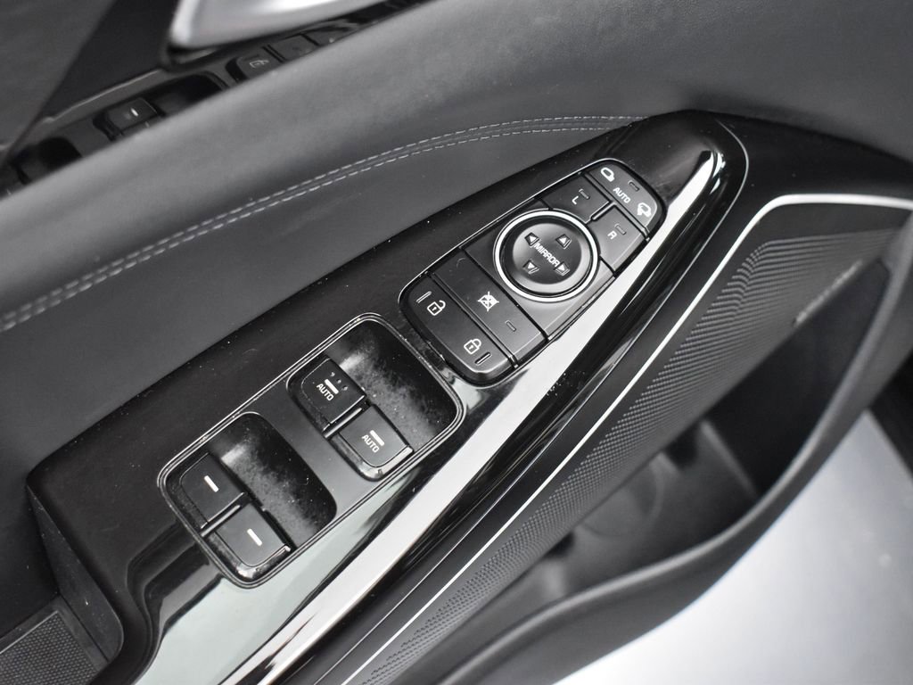 Used 2018 Kia Cadenza Limited image 10