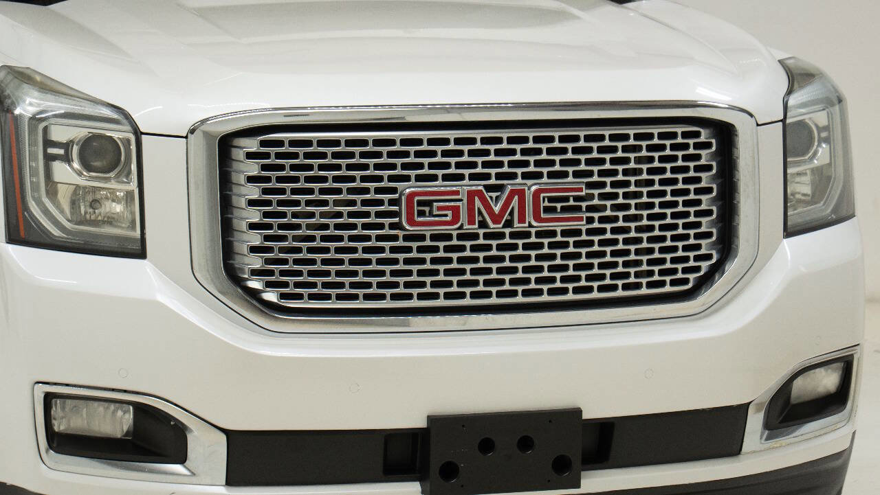 Used 2016 GMC Yukon Denali w/ Open Road Package AWD/4WD image 9