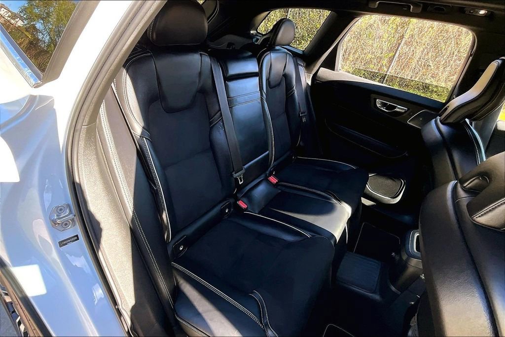 Used 2019 Volvo XC60 T8 R-Design w/ Advanced Package image 34