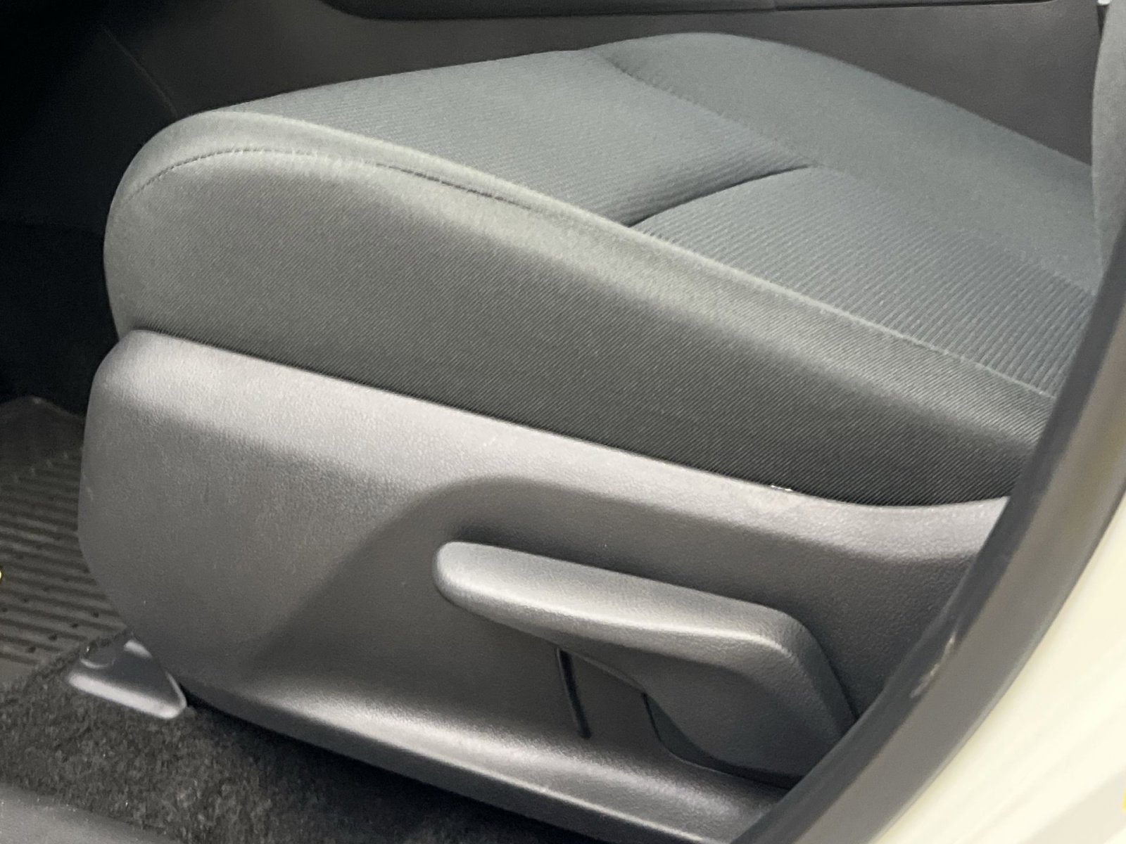 New 2025 Toyota RAV4 LE image 8