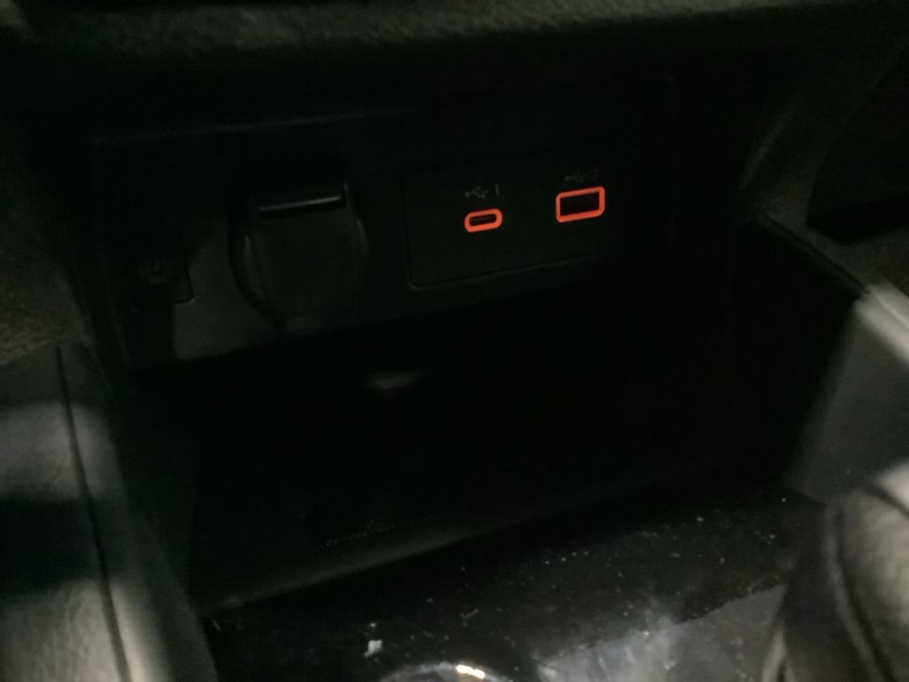 New 2025 Nissan Versa SR w/ Trunk Package image 27