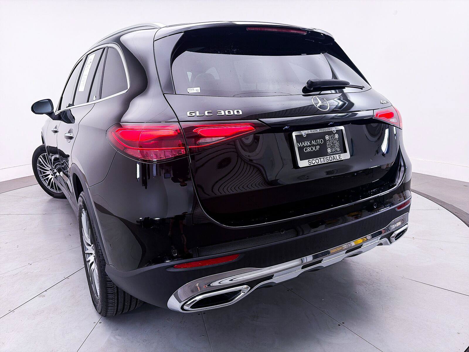 Used 2024 Mercedes-Benz GLC 300 4MATIC image 11