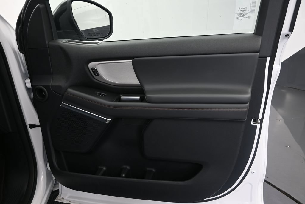 Used 2025 Ford Expedition Active AWD/4WD image 15