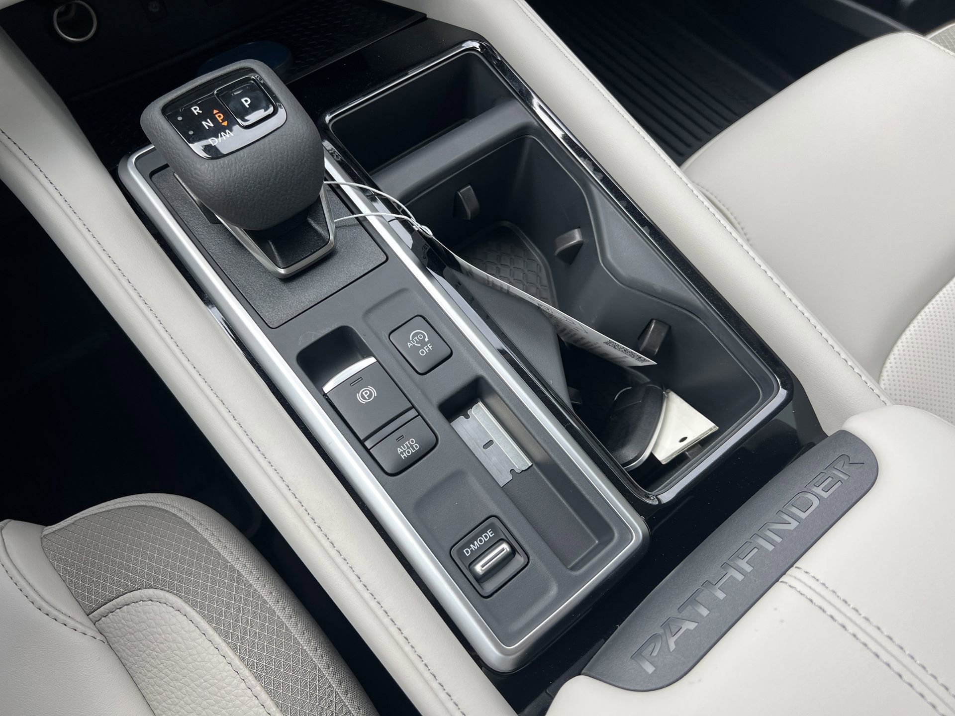 New 2026 Nissan Pathfinder SL image 8