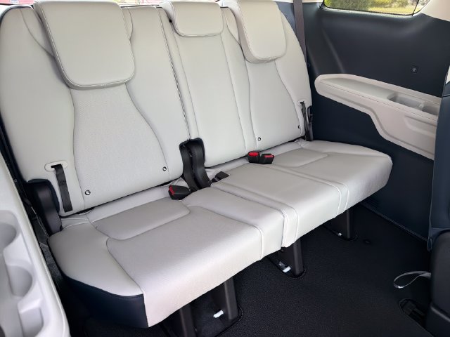New 2027 Kia Carnival SX w/ Dark Edition Package FWD image 24
