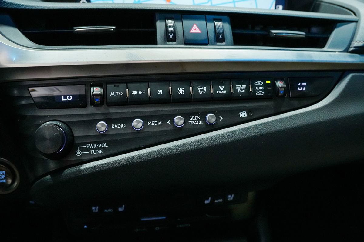 Used 2019 Lexus ES 350 w/ Premium Package FWD image 17