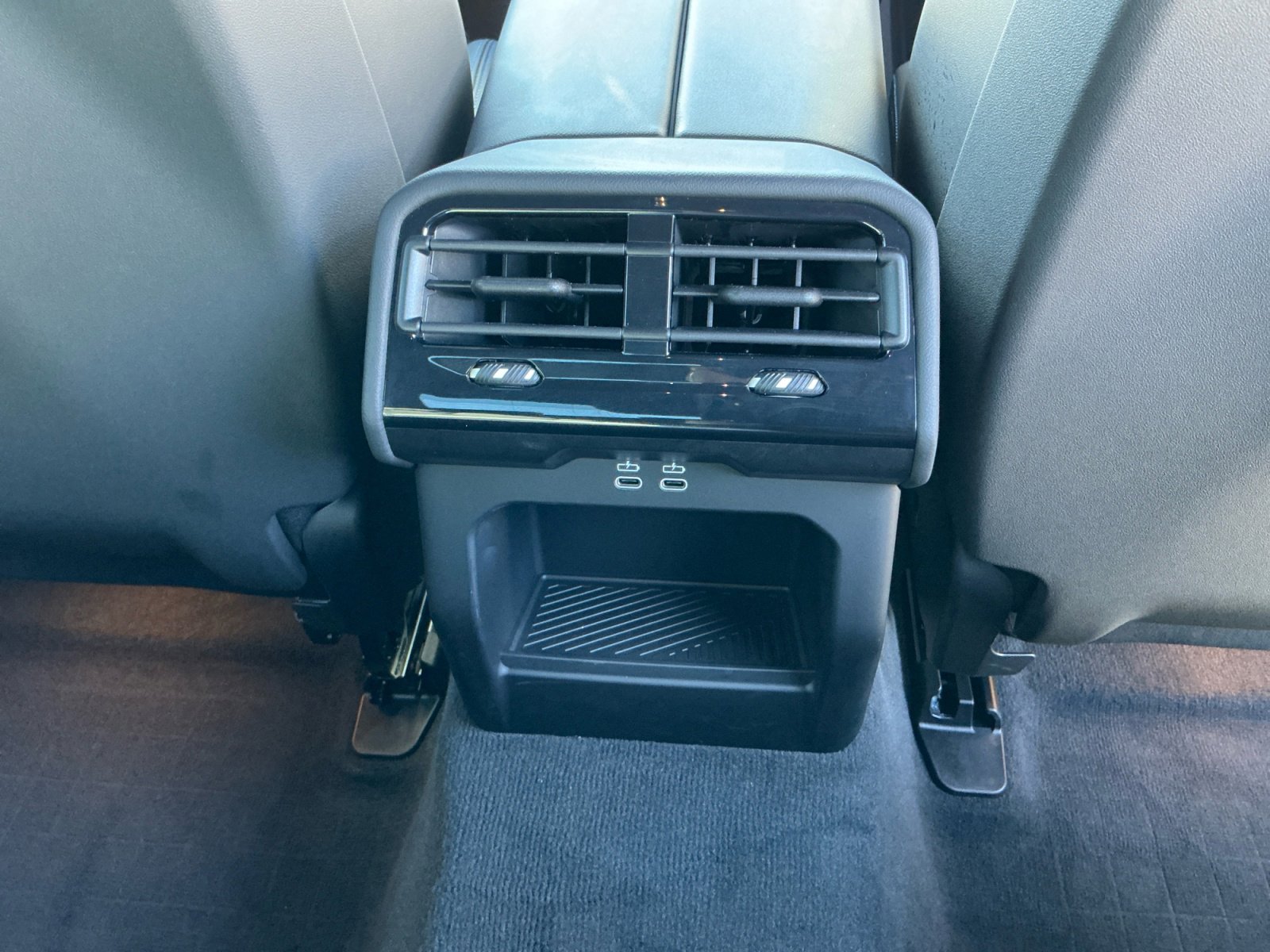 Used 2025 BMW 530i w/ M Sport Package image 30