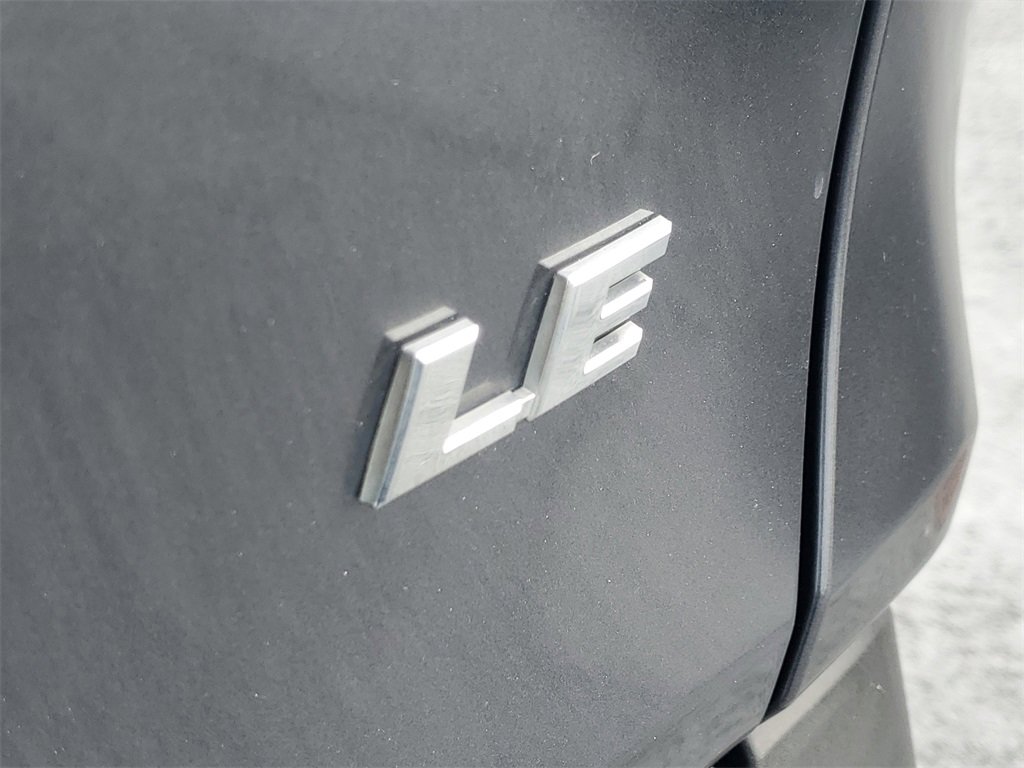 Used 2019 Toyota RAV4 LE image 9