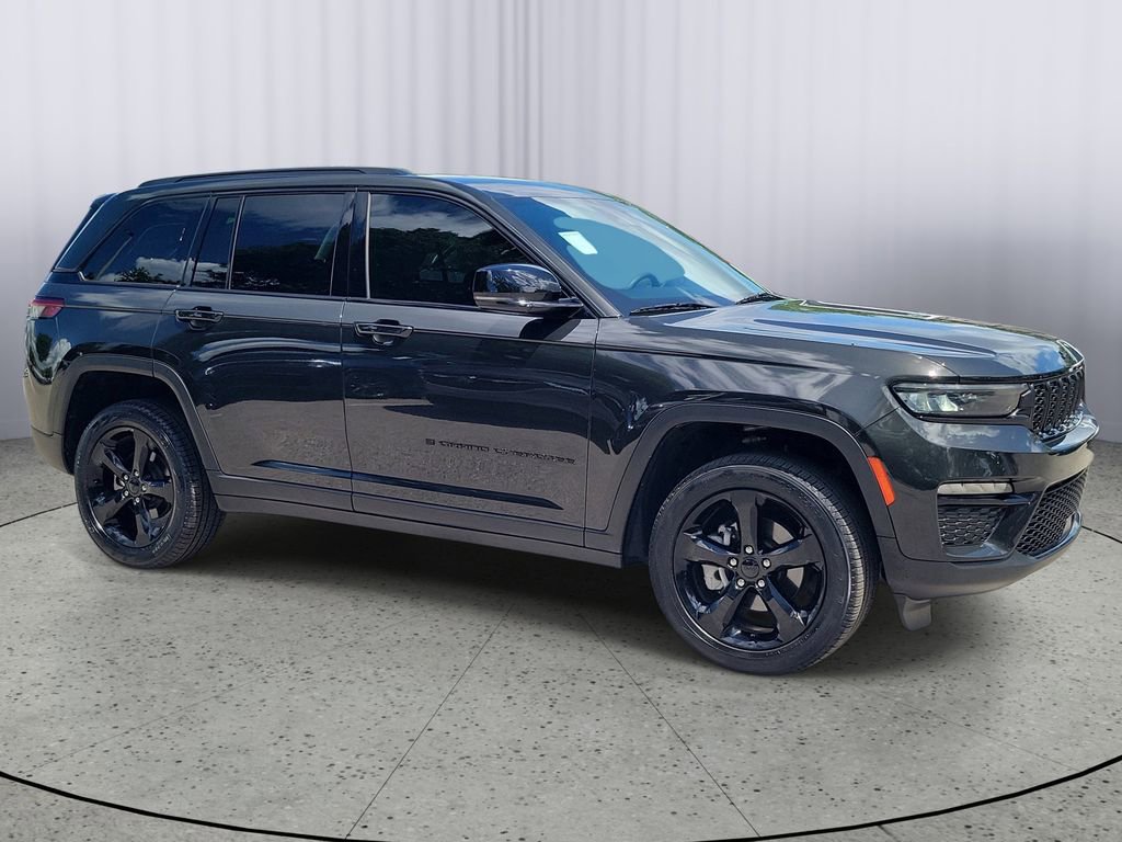 Used 2024 Jeep Grand Cherokee Limited w/ Black Appearance Package image 2