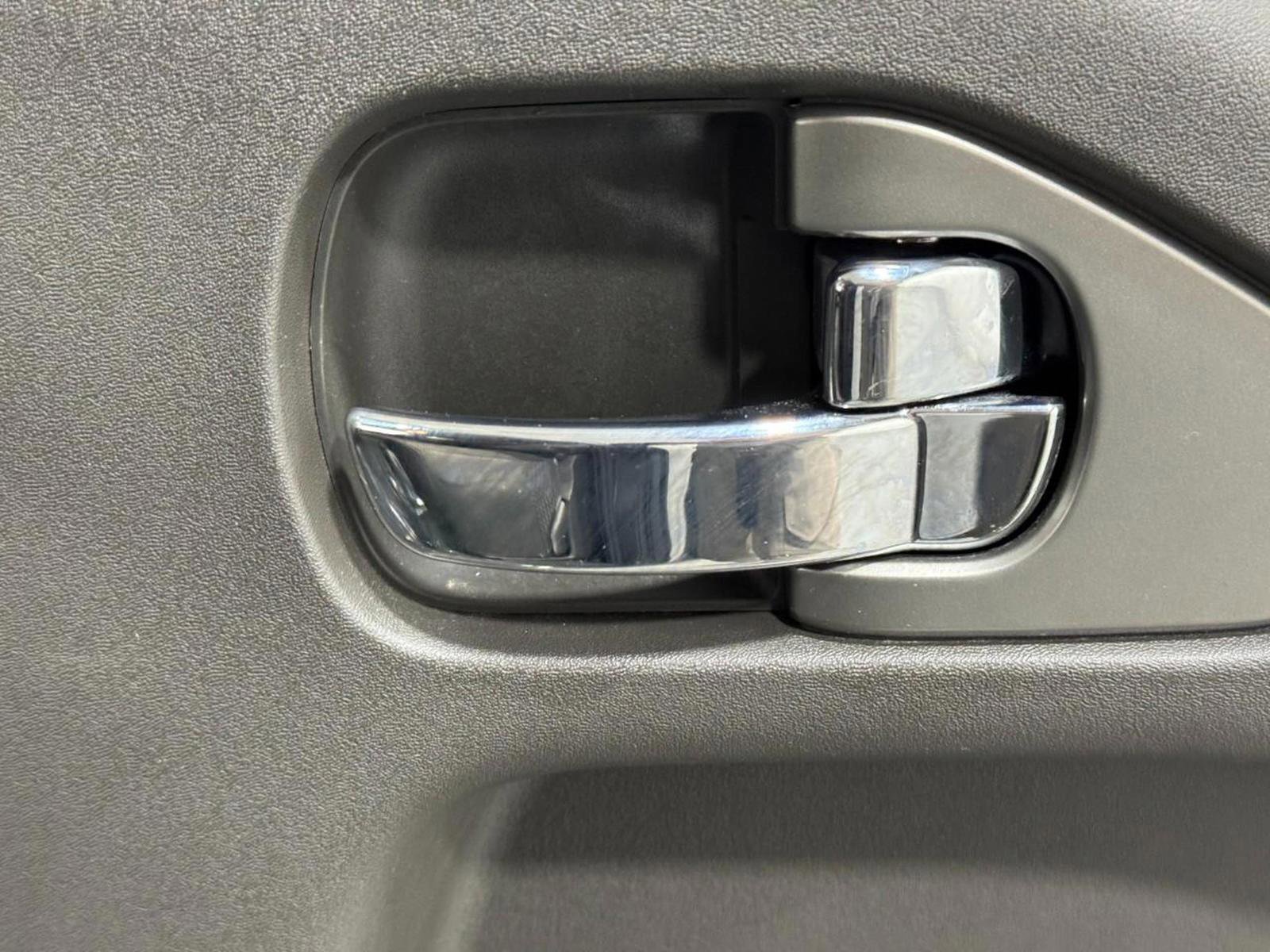 Used 2014 Nissan Frontier SV w/ SV Value Truck Package image 19