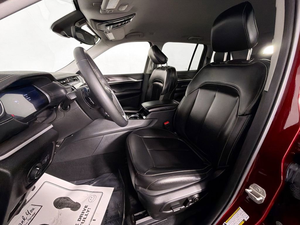 Used 2023 Jeep Grand Cherokee Limited image 19