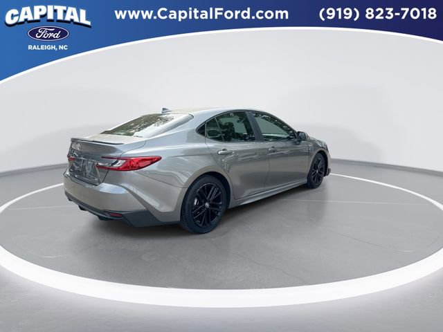 Used 2025 Toyota Camry SE FWD image 8