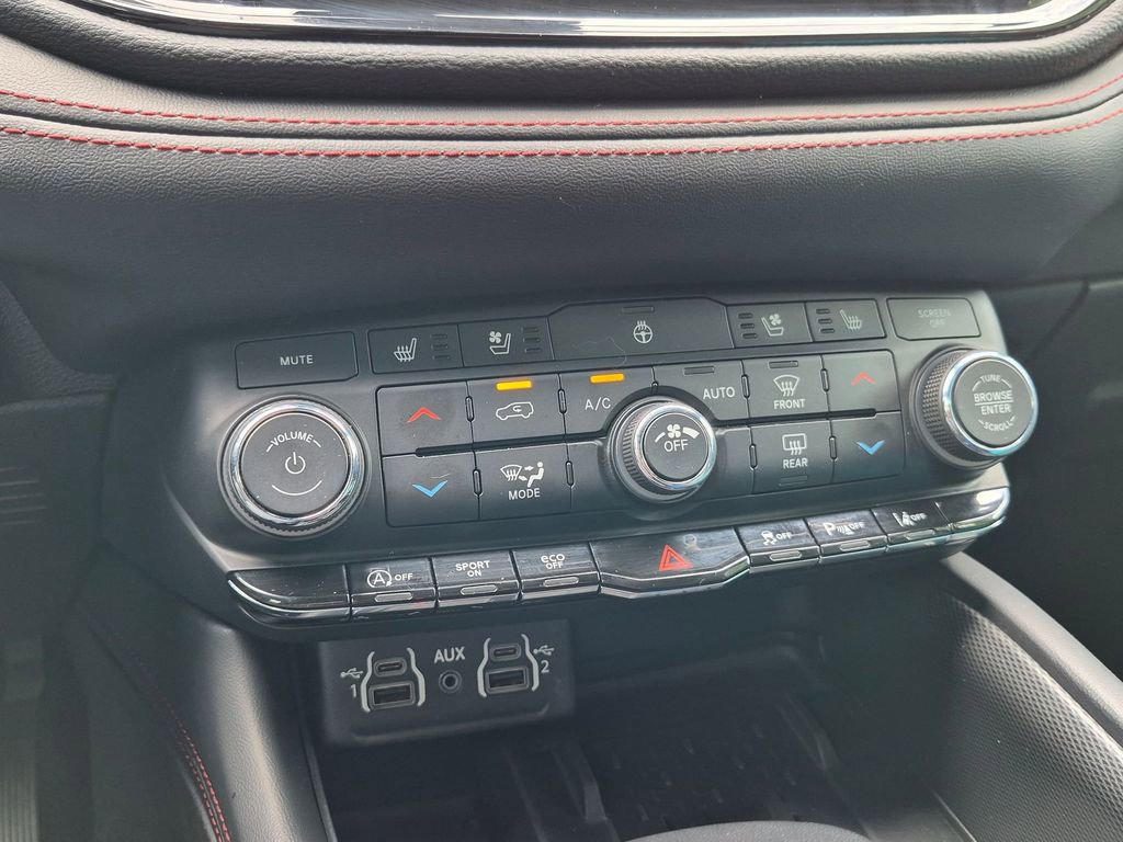 Used 2025 Dodge Durango GT AWD/4WD image 22