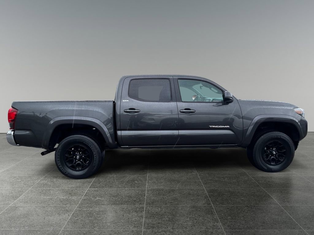 Used 2020 Toyota Tacoma SR5 AWD/4WD image 9