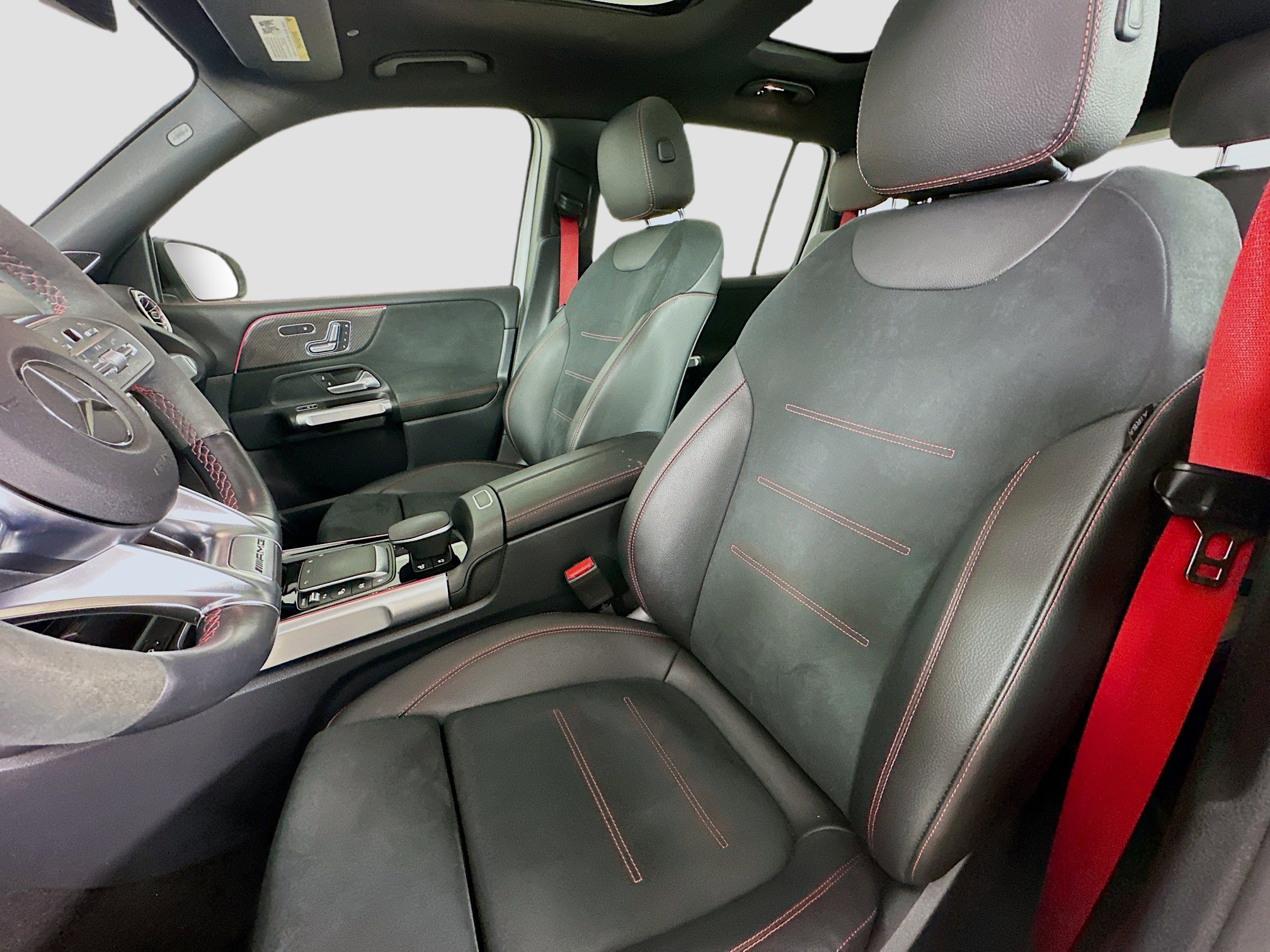 Certified 2023 Mercedes-Benz GLB 35 AMG 4MATIC image 27