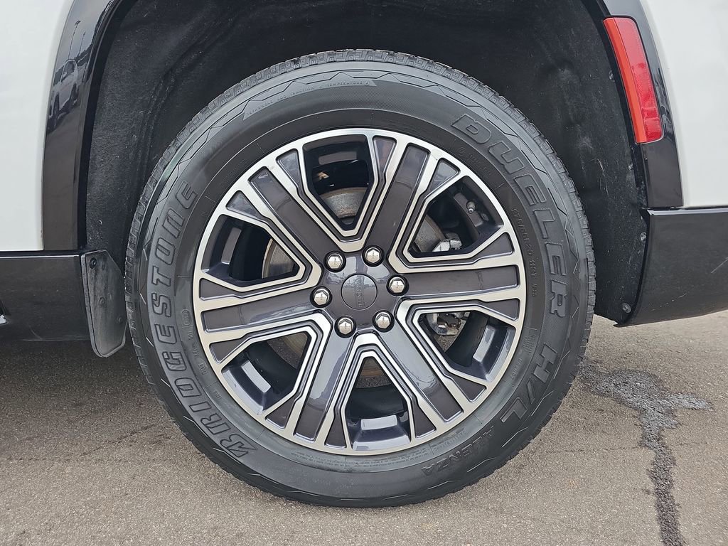 Used 2024 Jeep Wagoneer L Series II image 37