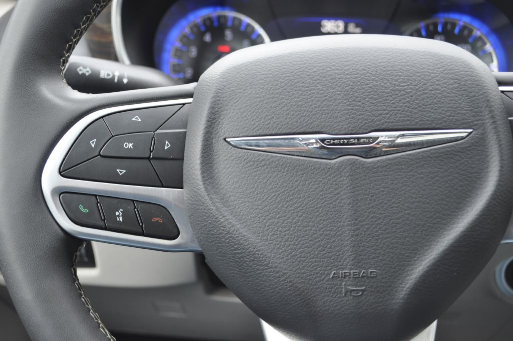 Used 2022 Chrysler Pacifica Limited image 17