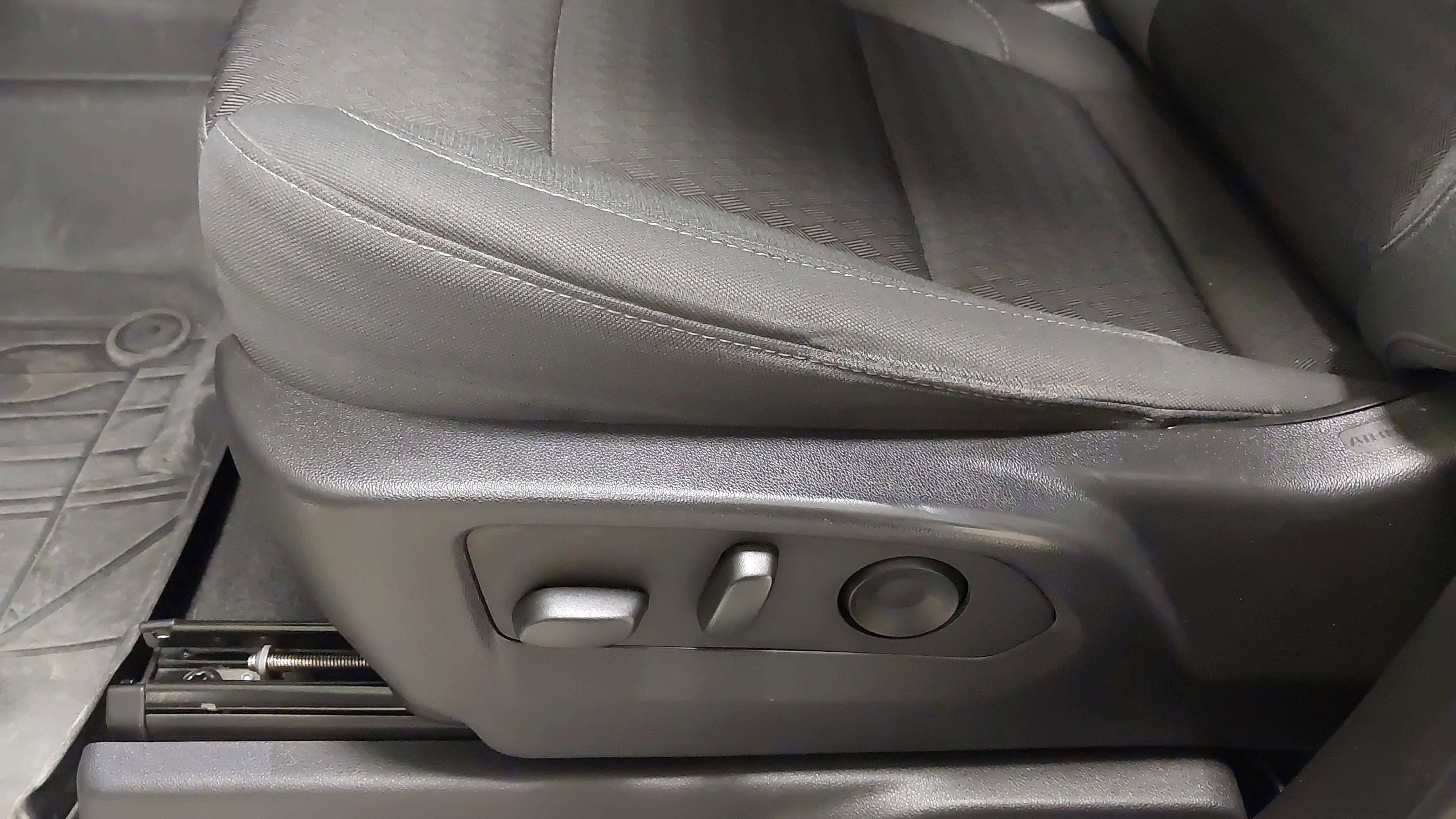 Certified 2023 Chevrolet Silverado 1500 LT w/ Z71 Off-Road Package image 22