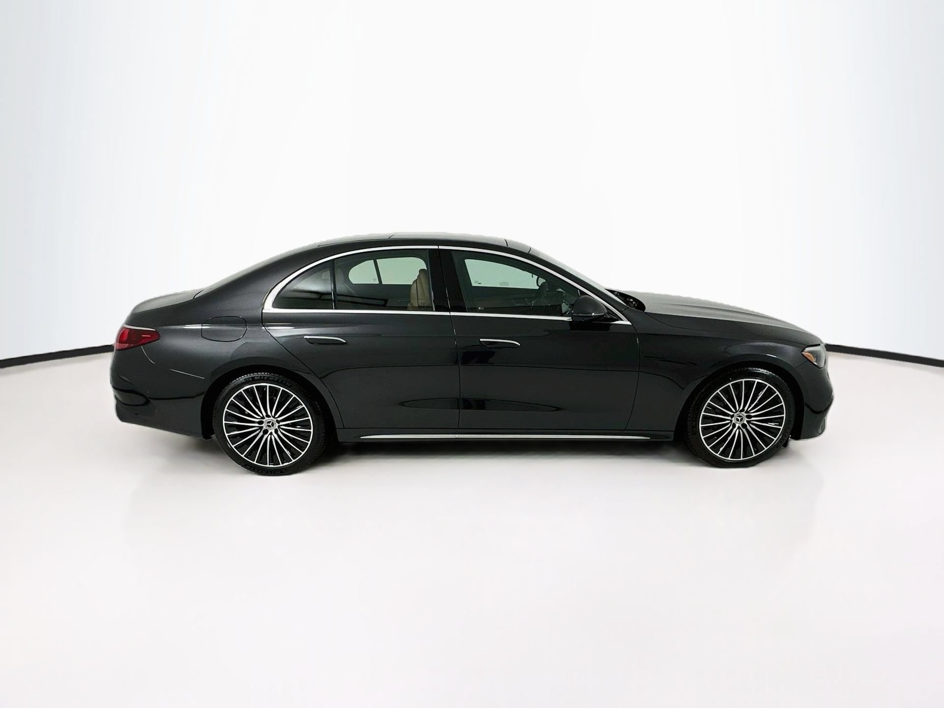 New 2027 Mercedes-Benz E 350 4MATIC Sedan image 9