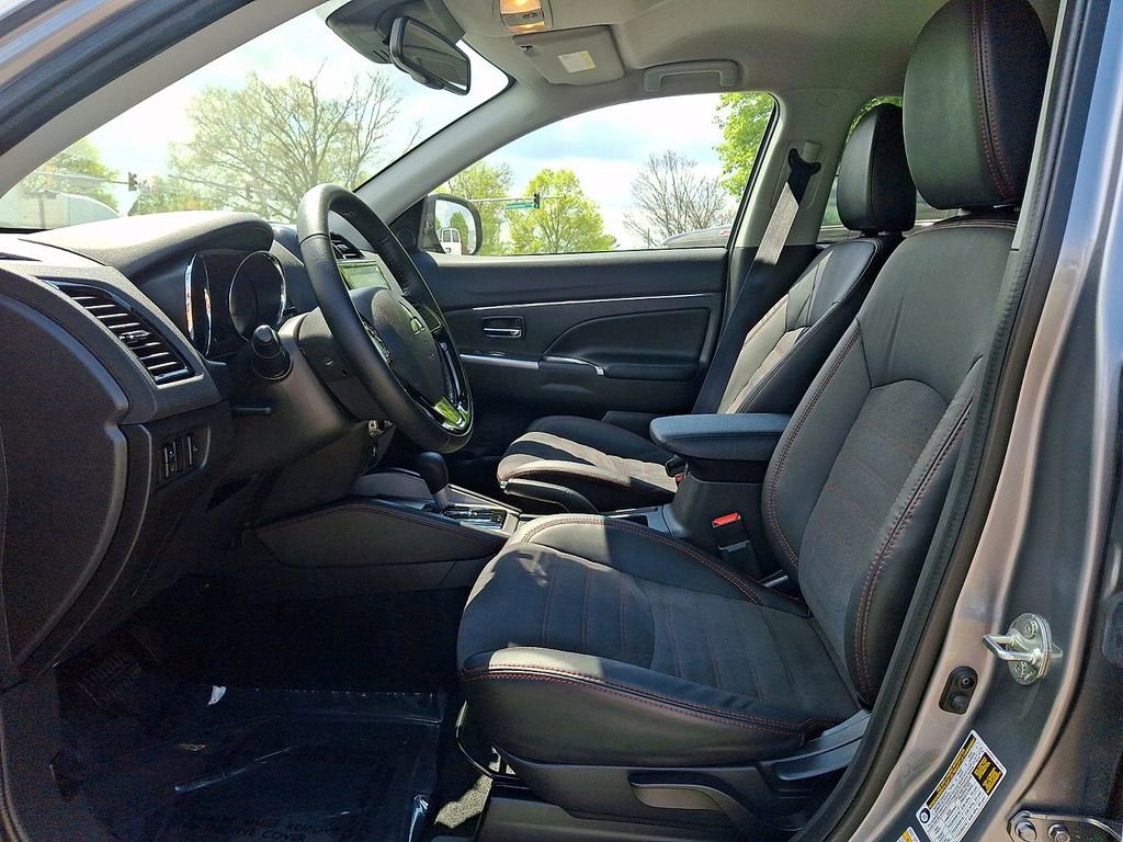 Used 2023 Mitsubishi Outlander Sport ES AWD/4WD image 13