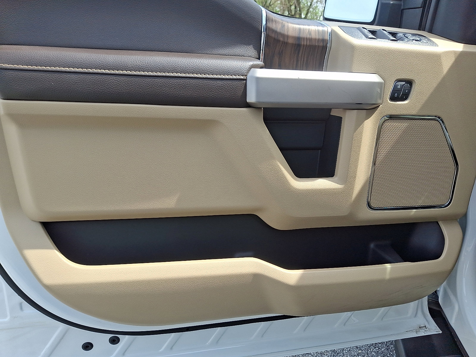 Used 2020 Ford F150 Lariat w/ Equipment Group 502A Luxury image 13