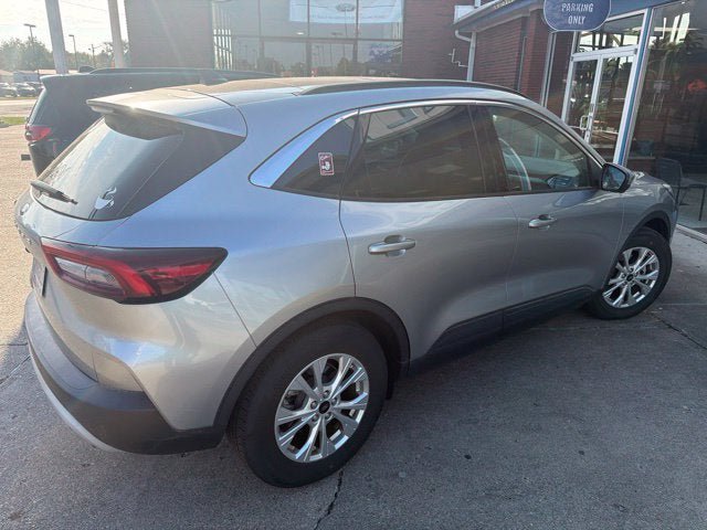 Used 2023 Ford Escape Active w/ Tech Pack #2 FWD image 6