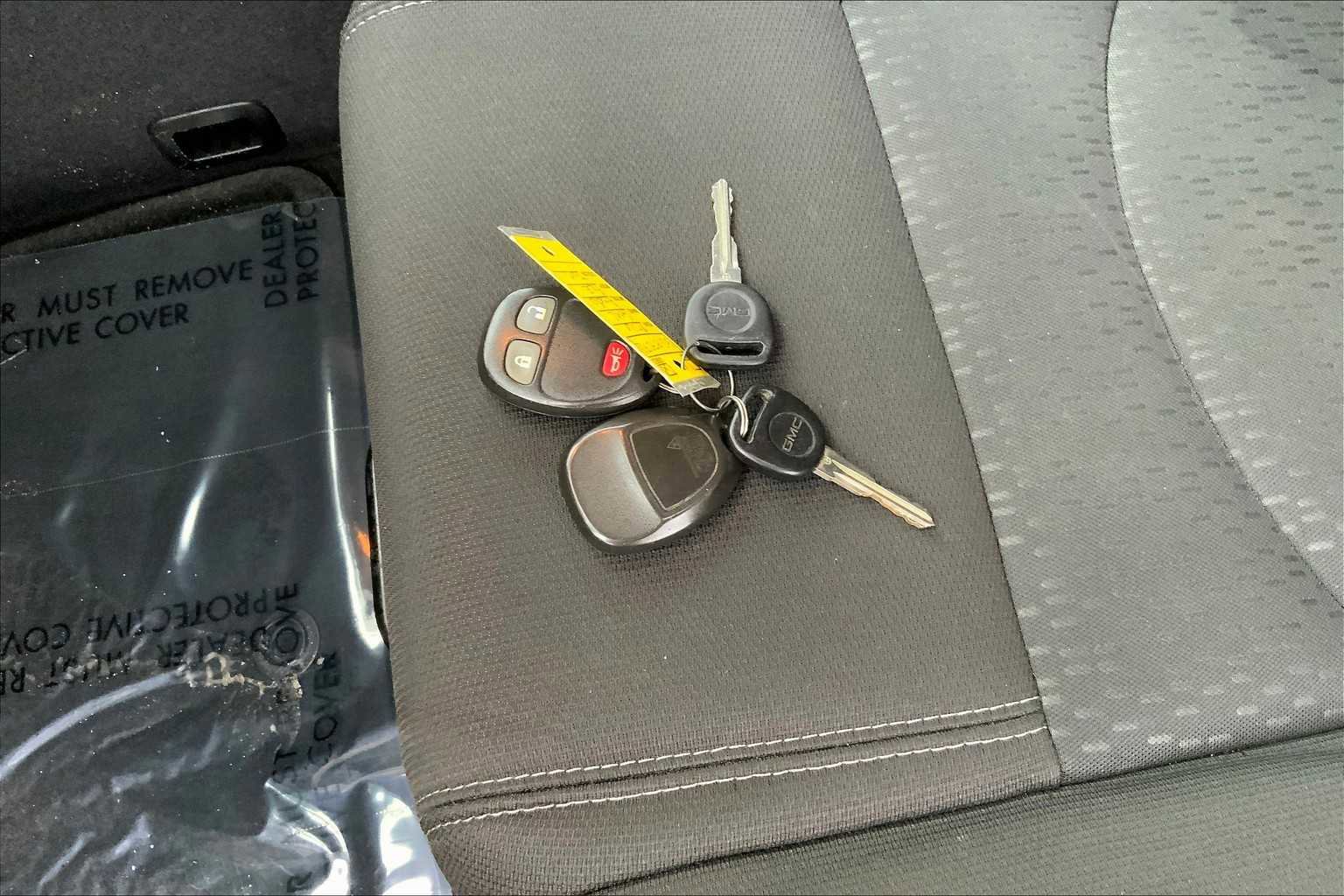 Used 2016 GMC Acadia SLE image 13