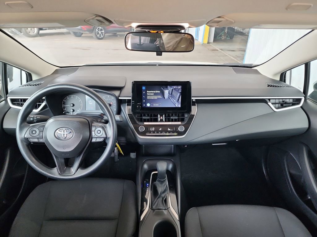 Used 2025 Toyota Corolla LE FWD image 18