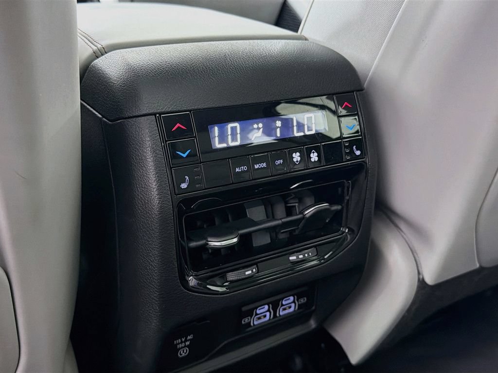 Used 2022 Jeep Grand Cherokee Summit w/ Adv Protech Group IV AWD/4WD image 27