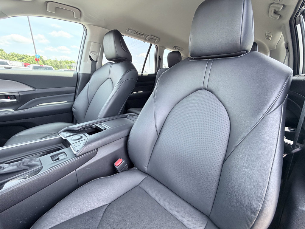 Used 2024 Toyota Grand Highlander AWD image 22