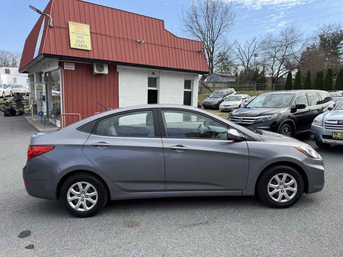 Used 2014 Hyundai Accent GLS image 8