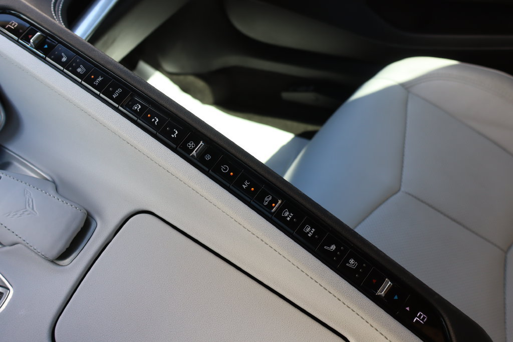 Used 2024 Chevrolet Corvette Stingray Preferred Cpe RWD image 16