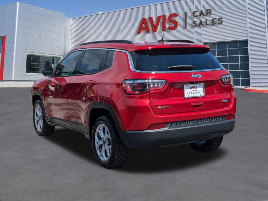 Used 2025 Jeep Compass Latitude image 9