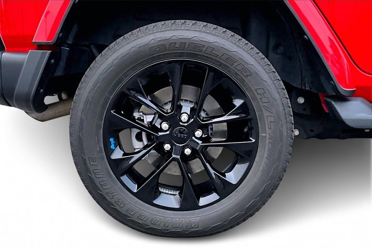 Used 2023 Jeep Wrangler Unlimited Sahara w/ Cold Weather Group image 34