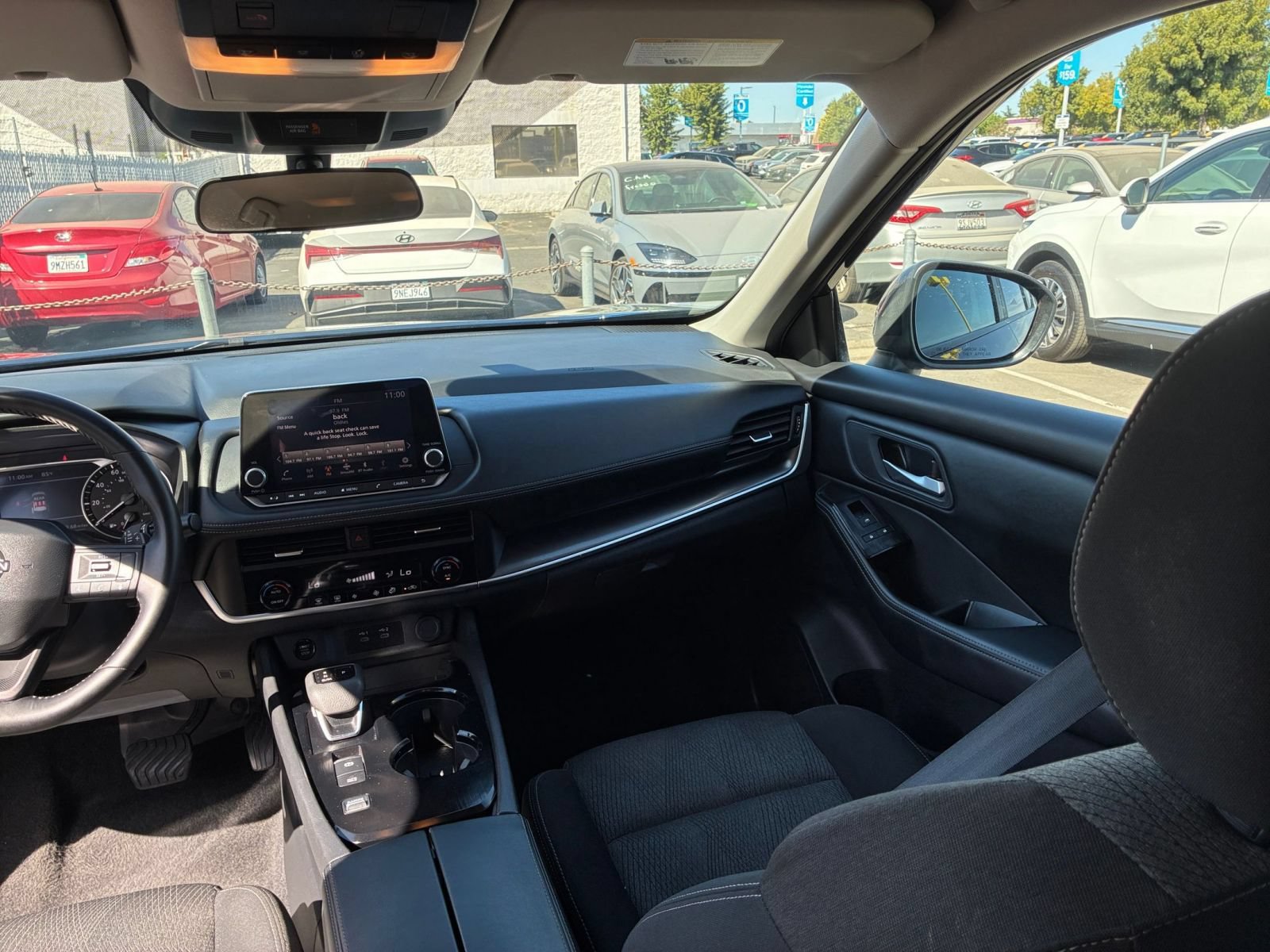 Used 2025 Nissan Rogue SV FWD image 35