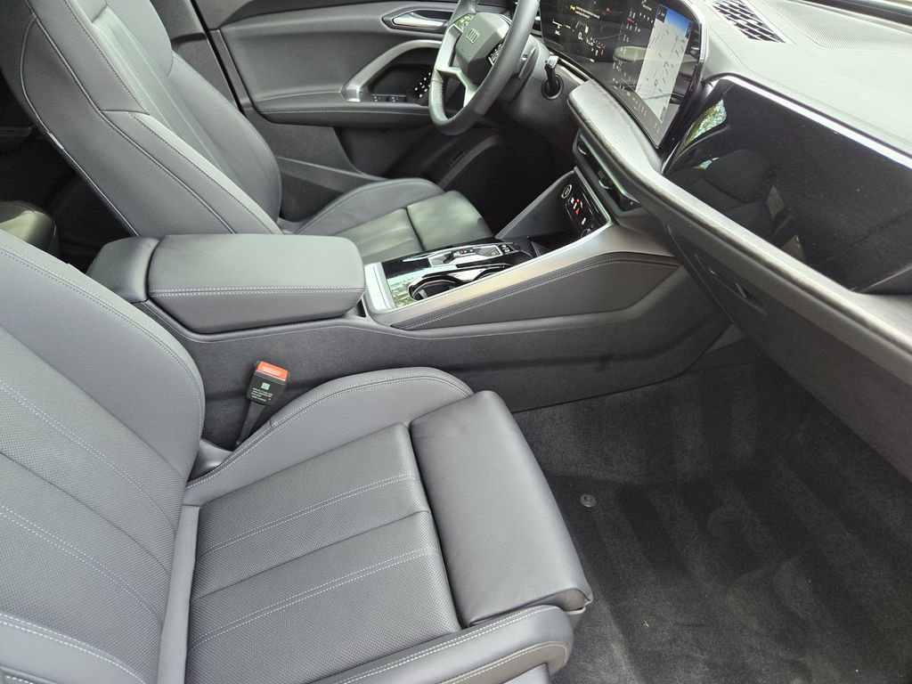 Certified 2025 Audi Q5 Premium Plus w/ Premium Plus AWD/4WD image 18